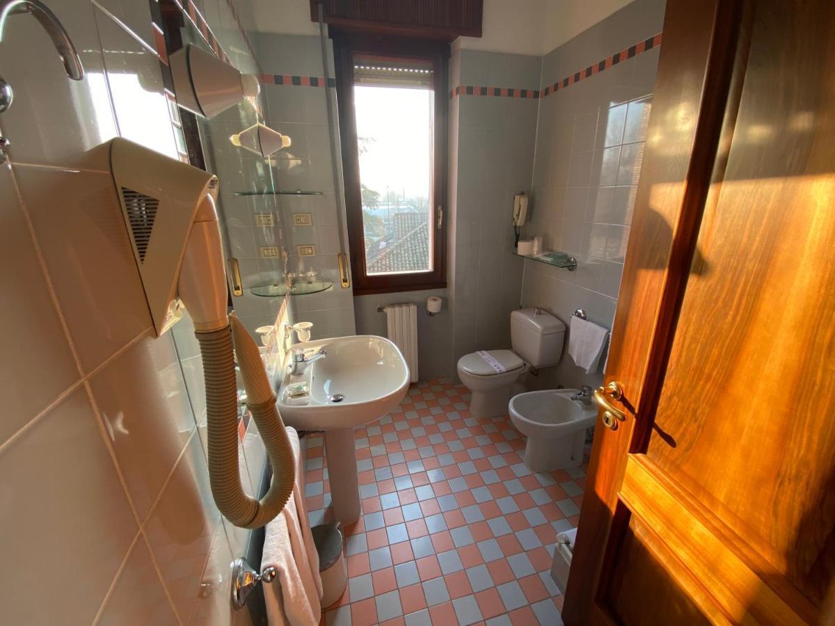 Albergo Cerchi Тортона Экстерьер фото